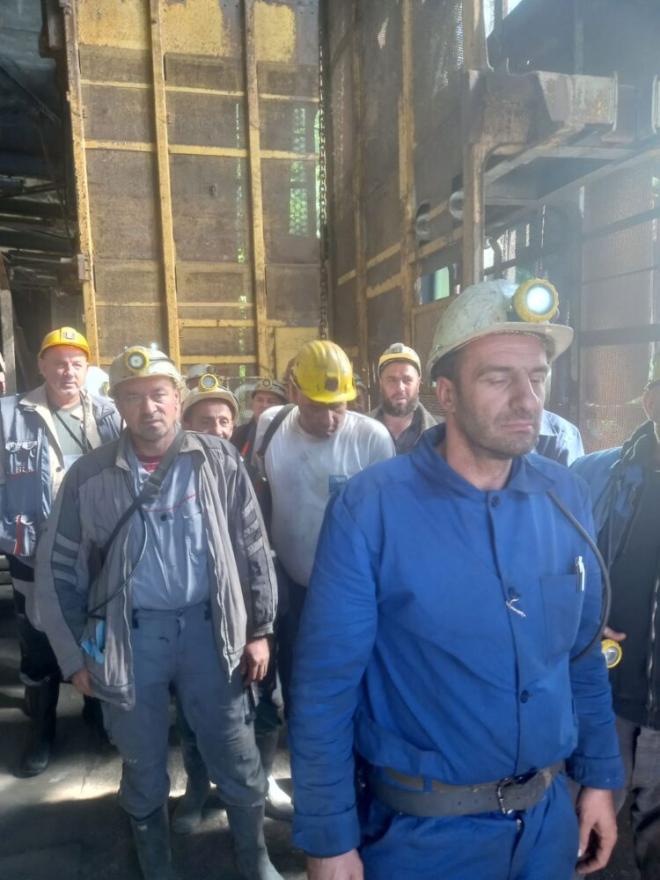 Rdari izašli iz jame RMU Zenica - Nakon dvije noći pod zemljom - rudari očekuju potez nadležnih